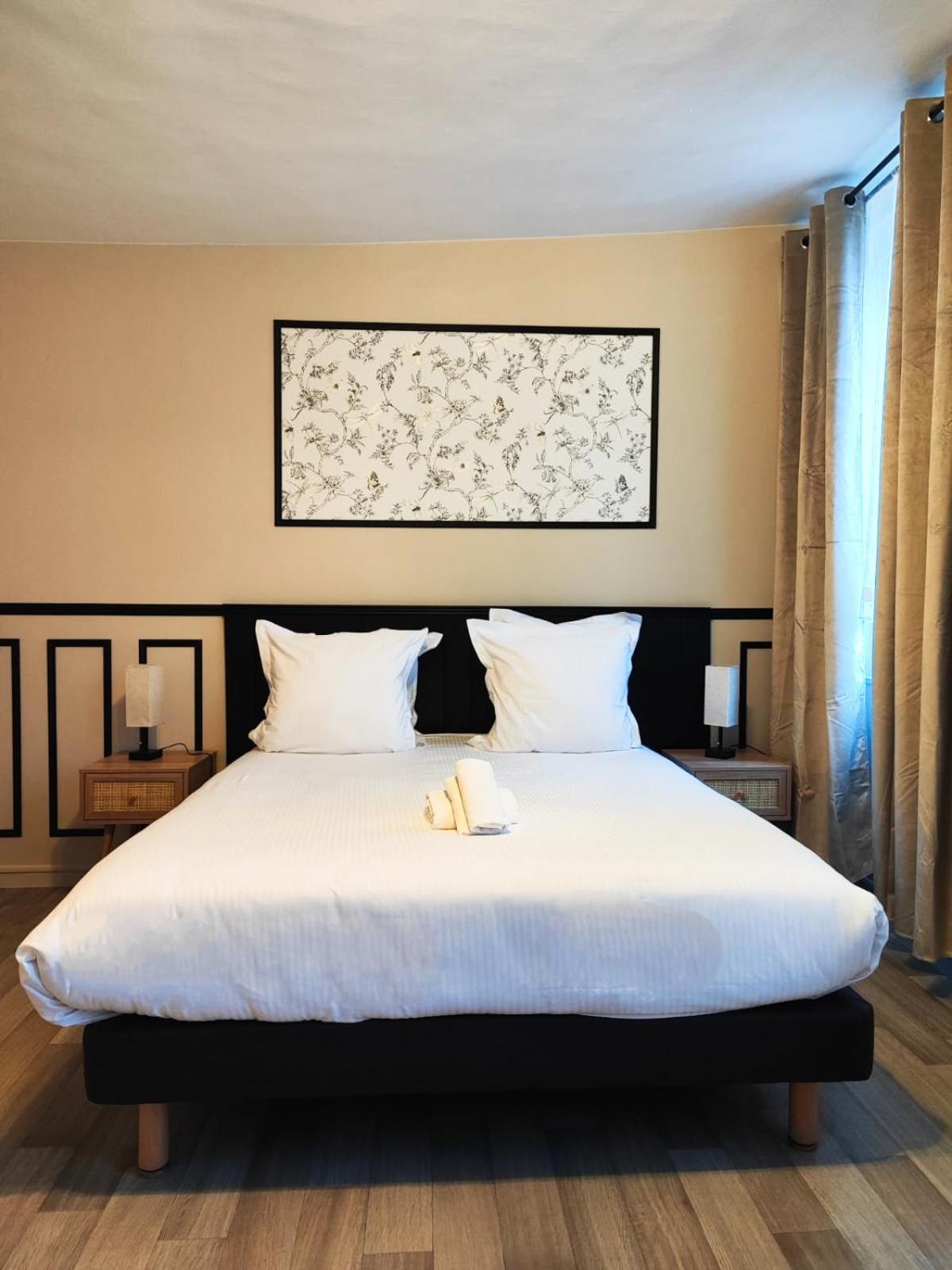 Hotel Le Lion D'Or Bernay  Eksteriør billede