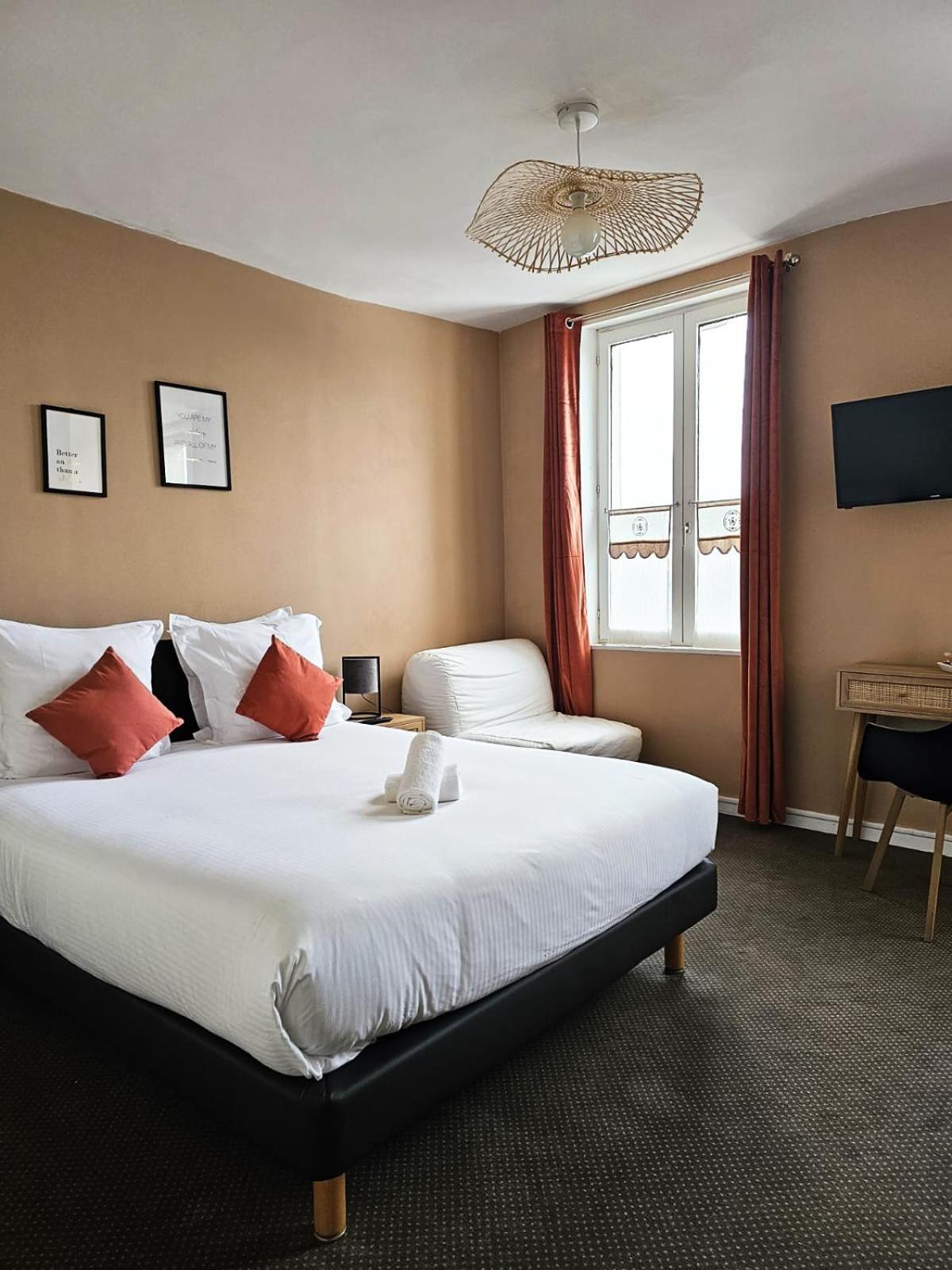 Hotel Le Lion D'Or Bernay  Eksteriør billede