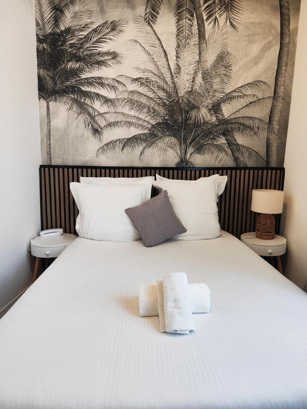 Hotel Le Lion D'Or Bernay  Eksteriør billede